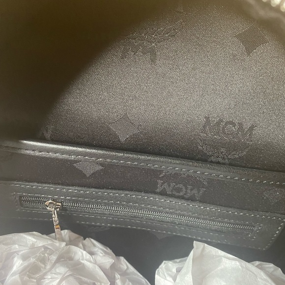 ❤️ Authentic MCM Python Leather Book bag - Picture 8 of 10